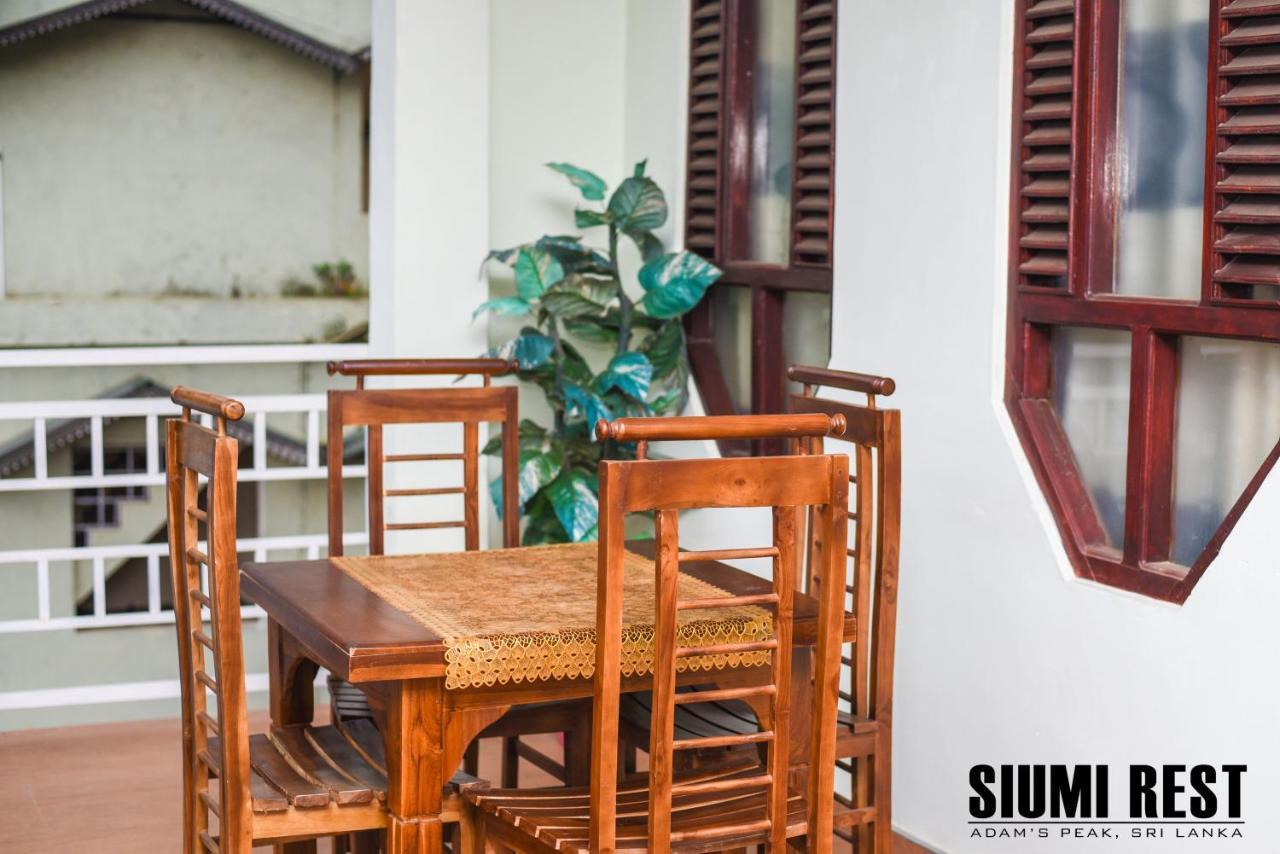 Hotel Siumi Rest à Nallathanniya Extérieur photo